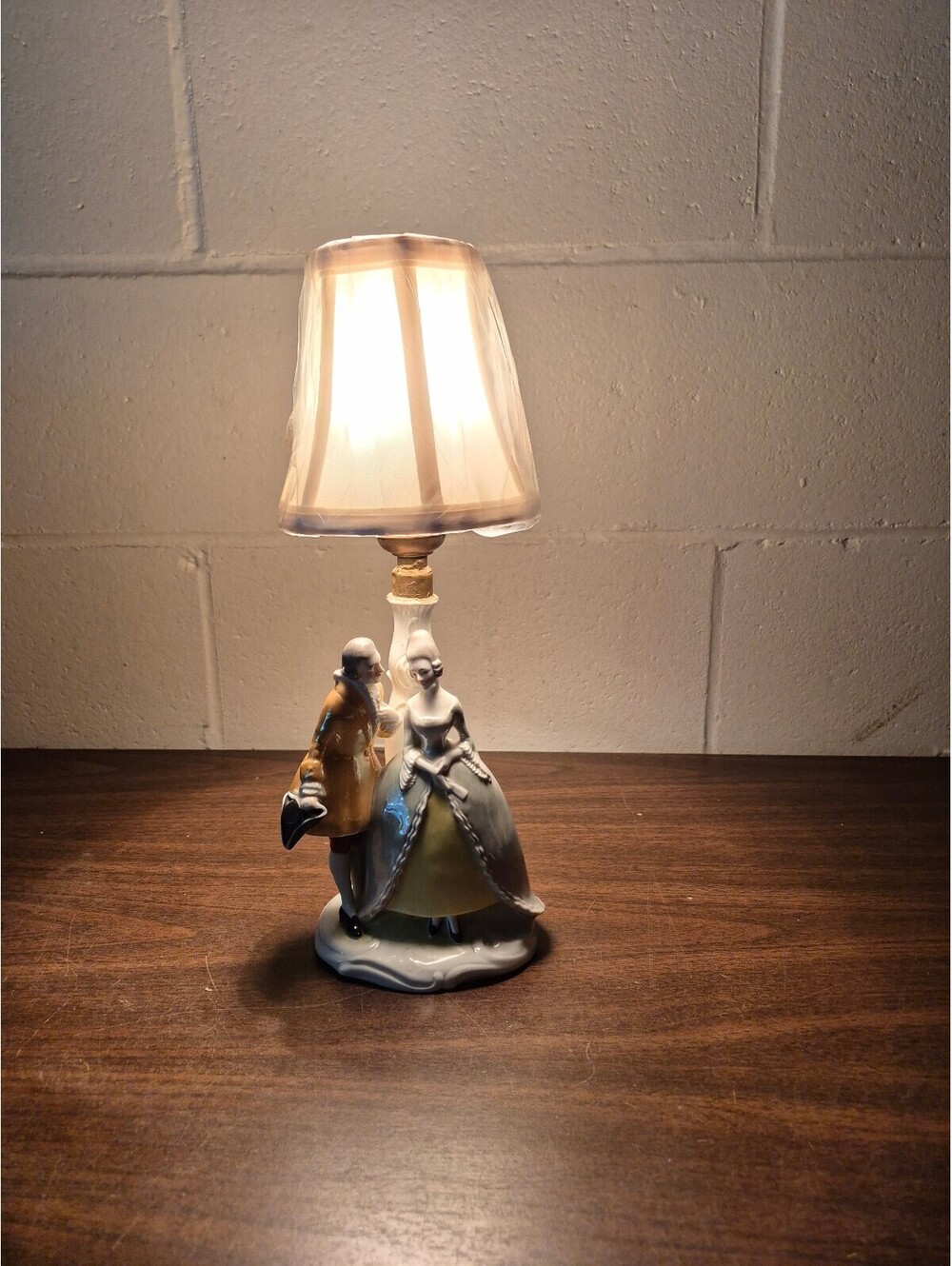 Vintage Porcelain Figurine Table Lamp with Couple Design